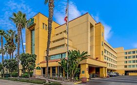 Holiday Inn Express & Suites Anaheim Convention Center Area By Ihg